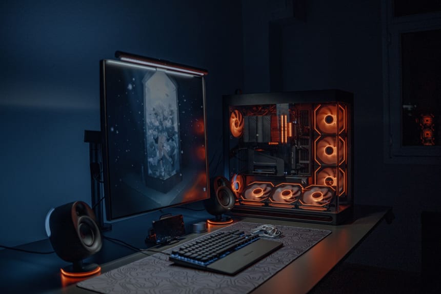 Red Dead Redemption 2 sistem gereksinimlerini karşılayan RGB ışıklı oyun bilgisayarı kurulumu