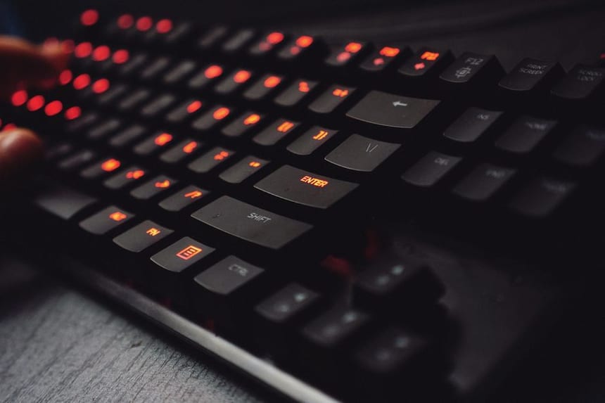 PC oyun kurulumu ve Steam indirimleri için hazır oyuncu masası